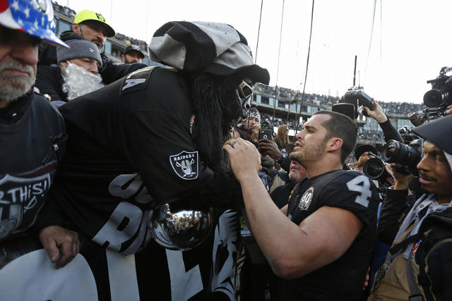 Raiders fans tailgate at last game in Oakland before move to Las Vegas, Raiders News