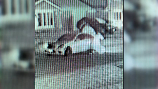 Worth_Inflatable_Snowman_Stolen_1219.jpg 