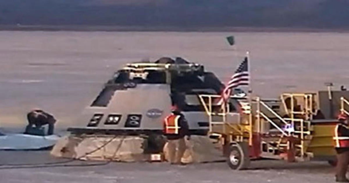 Boeing Starliner descends to picture-perfect New Mexico landing after ...