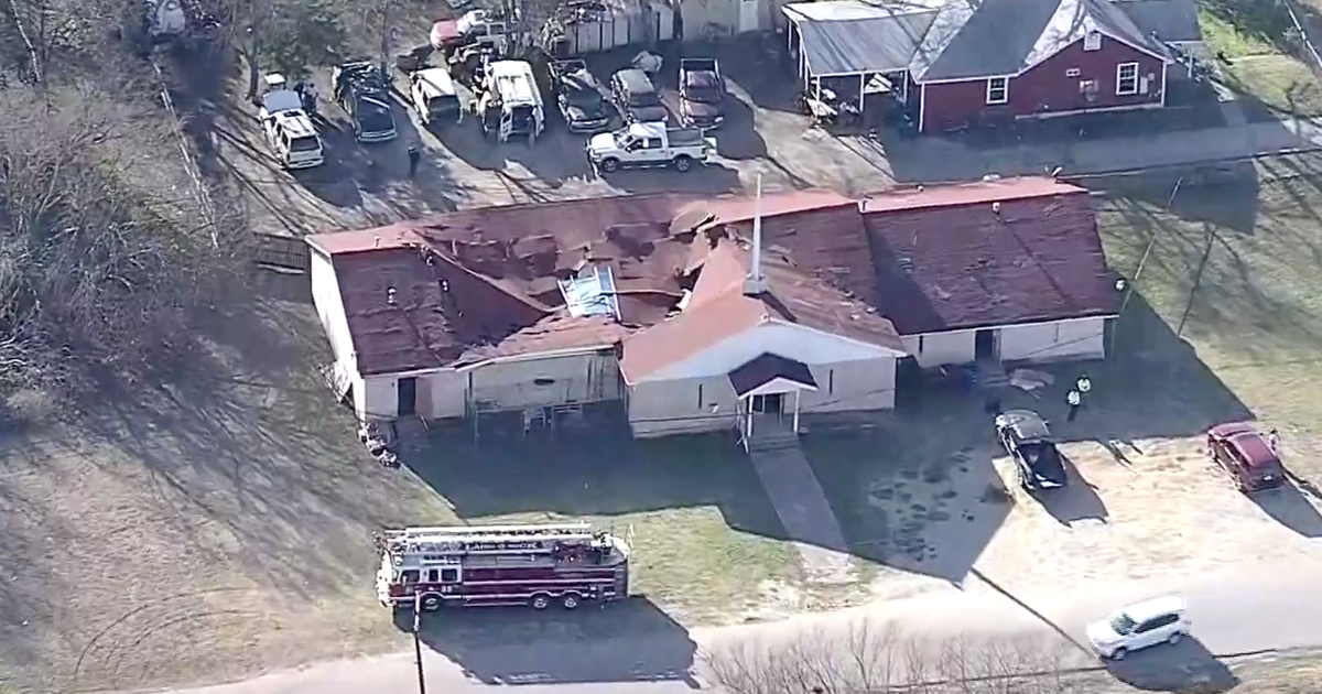 Church Roof Collapses In Dallas; No One Was Inside - CBS Texas