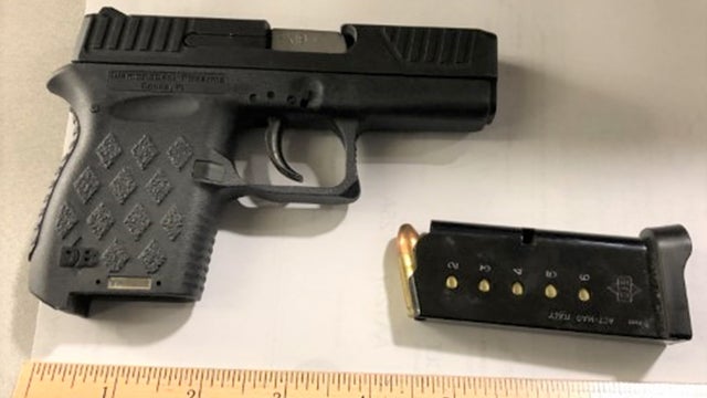 35th-gun-confiscated-at-pittsburgh-international-airport-.jpg 