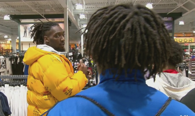 Demarcus Lawrence takes kids on shopping spree 