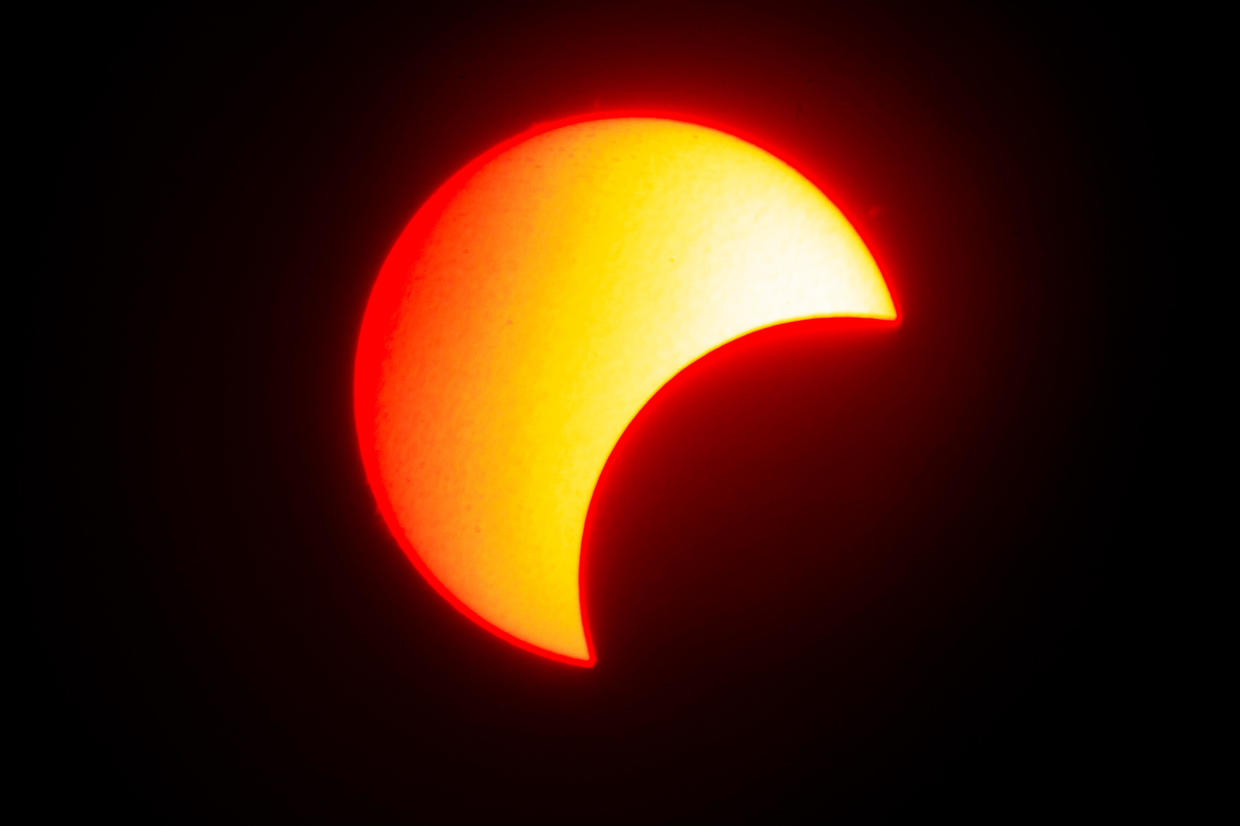 Solar eclipse "Ring of fire" annular solar eclipse captured in