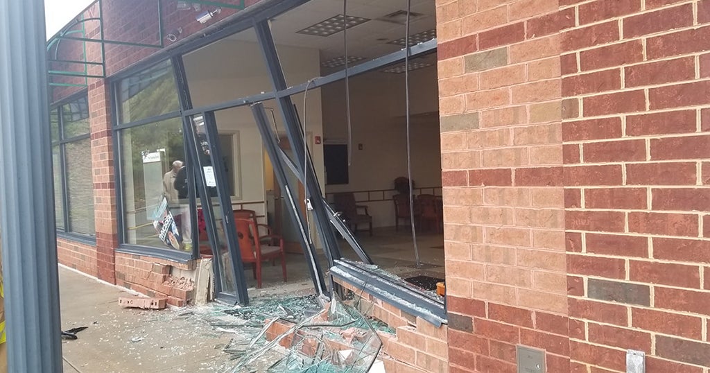 Car Crashes Into First National Bank In Brentwood Towne Square CBS