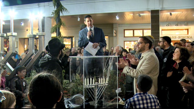 Skokie_Vigil_After_Antisemitic_Attacks_1229.jpg 