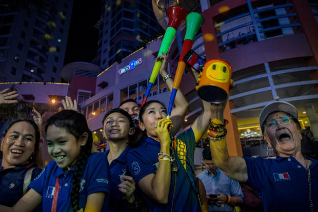 Phillipines-New-Years-3-GettyImages-1191105820.jpg 