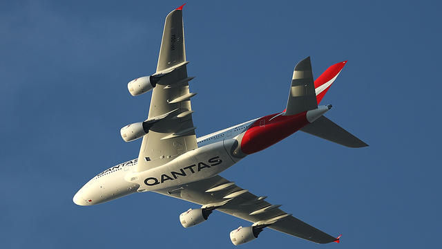 qantas-airlines.jpg 