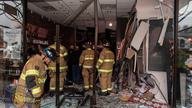 doylestown-car-vs-bldg-1.jpg 