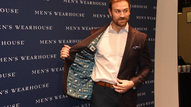 Former-Eagles-Chris-Longs-Meet-Greet-at-Mens-Wearhouse-3.jpg 