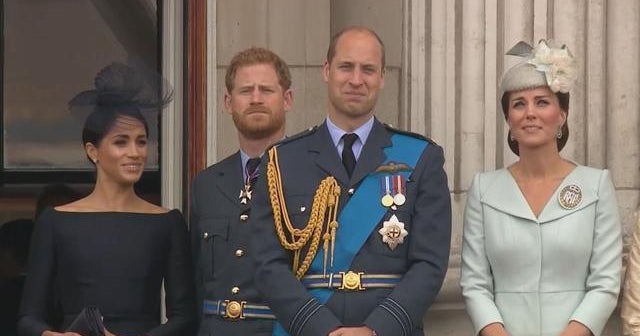 Buckingham Palace reels from Harry & Meghans surprise announcement