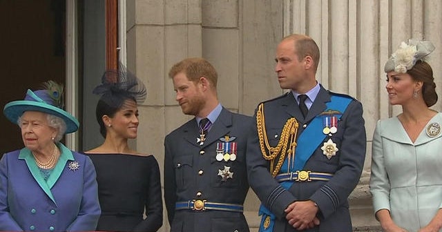 Queen Elizabeth holds emergency meeting to discuss Harry and Meghan