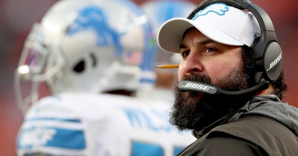 Lions head coach Matt Patricia gives O-line coach Hank Fraley game