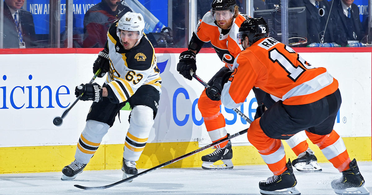 Marchand overskates puck in shootout, Bruins fall to Flyers
