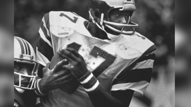 Harold Carmichael Receives His Pro Football Hall of Fame Ring