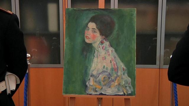 0118-satmo-klimtpaintingfound-doane-2010345-640x360.jpg 