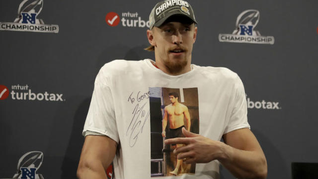 Kittle-Jimmy-G-Shirt-AP-Photo-.jpg 