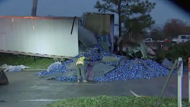 beer cans on I-45 1 