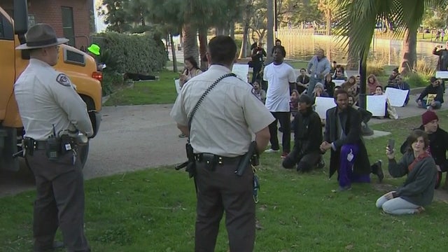 echo-park-homeless-confrontation.jpg 