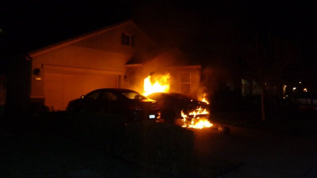 manteca-car-fire.jpg 