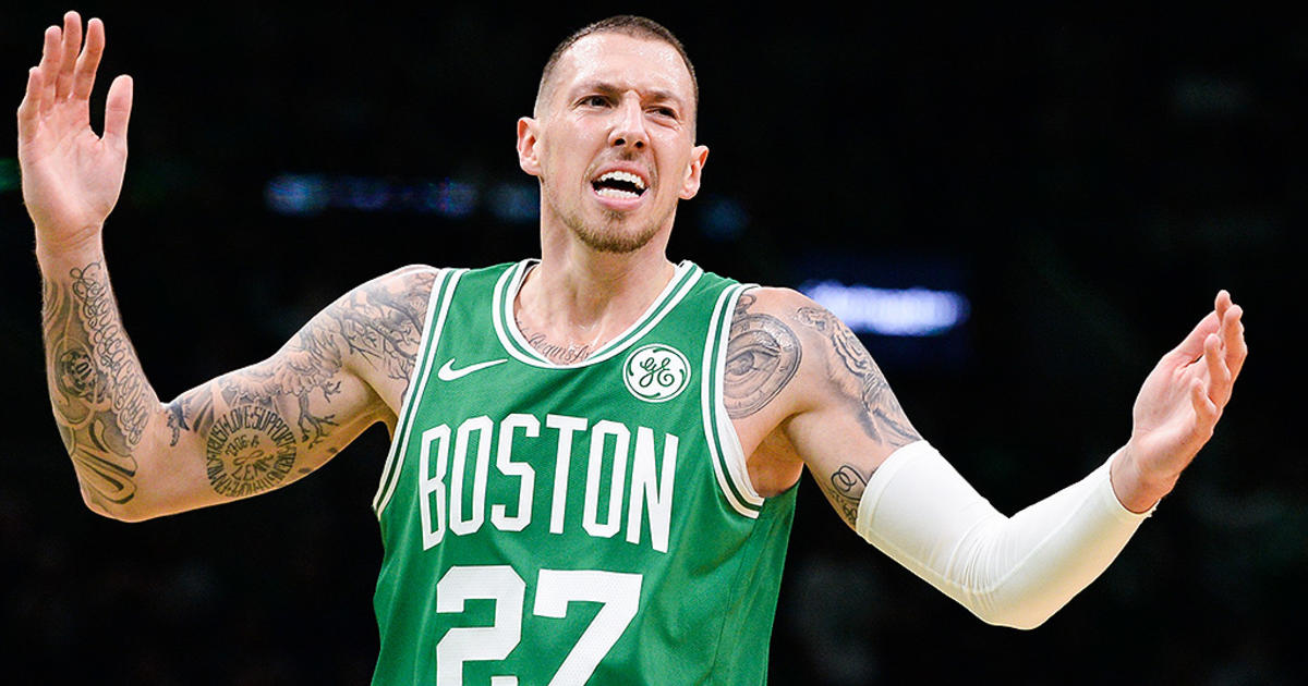 Daniel Theis waives trade bonus to help Celtics bring back center