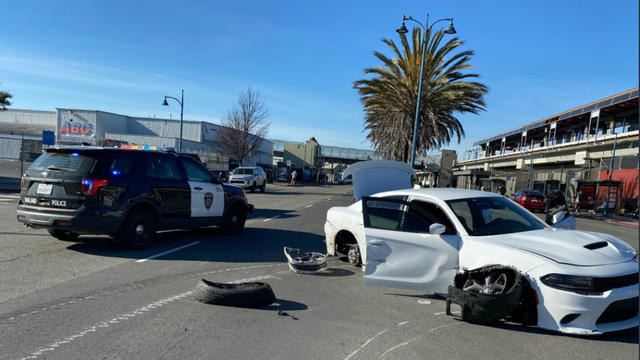 Oakland-police-pursuit-and-crash.jpg 