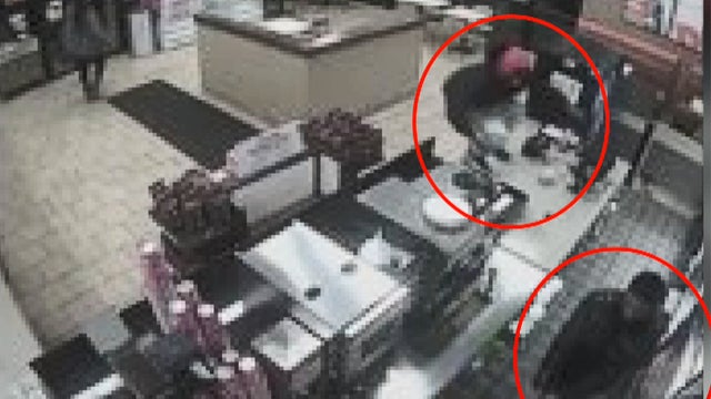 Bridgeview_Dunkin_Donuts_Robbery_0211.jpg 