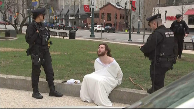 philly-jesus-arrest-RAW-2-18_frame_1882.png 