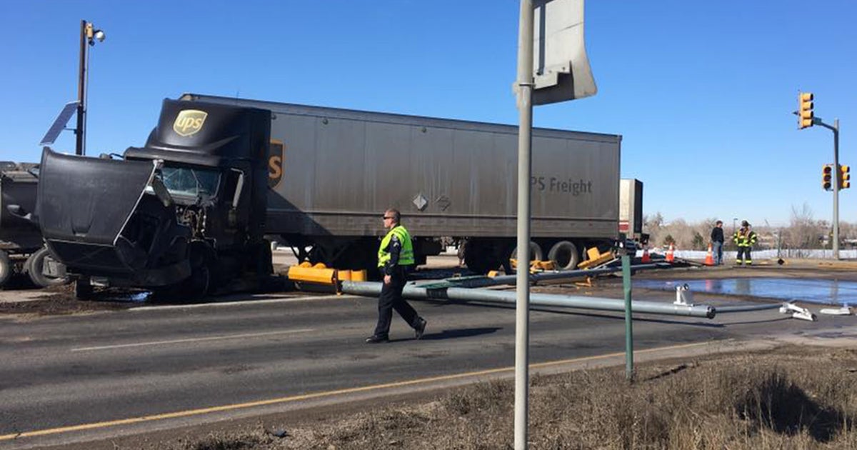 Highway 85 Overhead Traffic Signal Damaged In Crash Involving 2 Semi ...