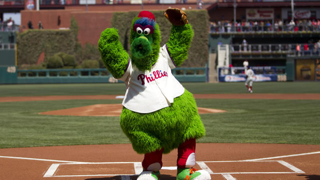 3 fun ways Philadelphia Phillies can reintroduce original Phanatic mascot