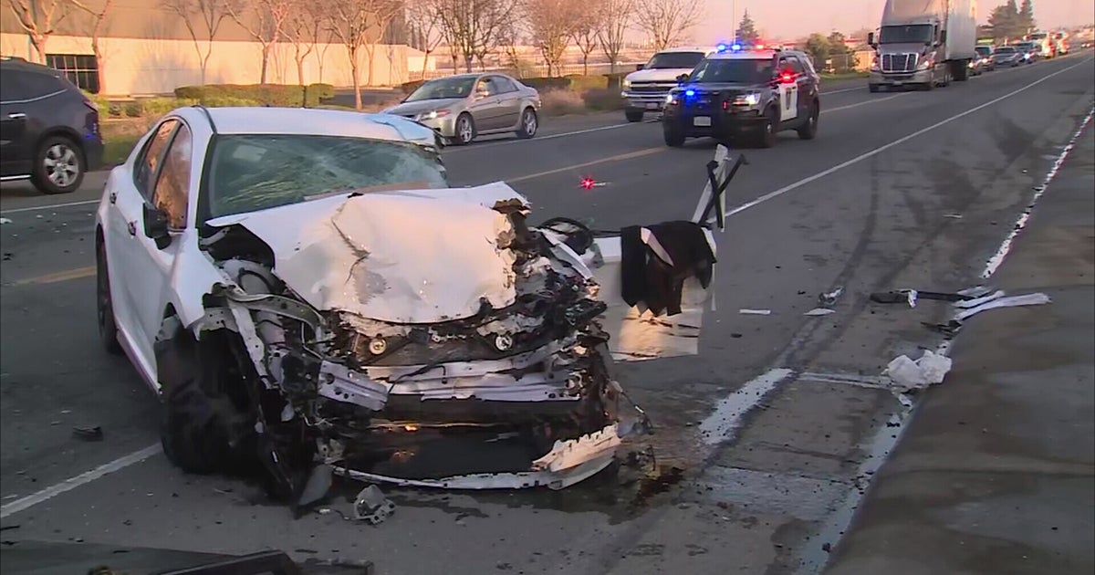 Crash Involving Big Rig, 2 Cars Has Traffic Clogged In South Sacramento ...