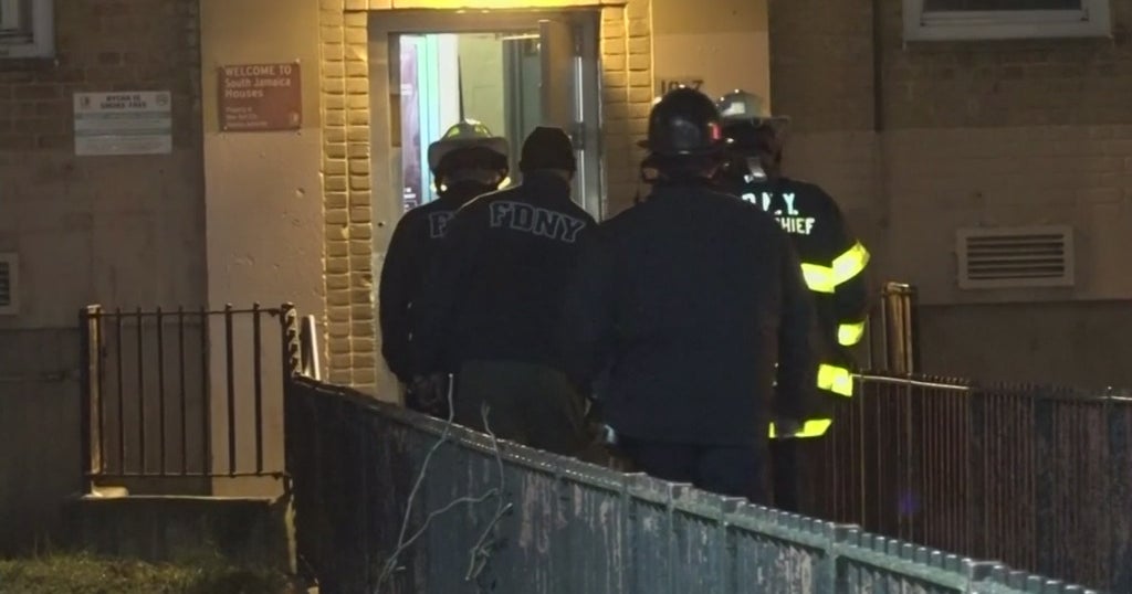 Woman Found Dead After Fire At Jamaica Houses In Queens - CBS New York