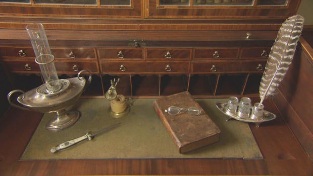 mount-vernon-george-washington-desk-620.jpg 