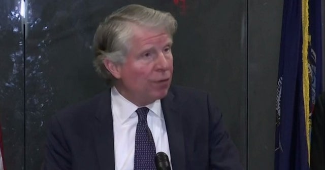 Cyrus Vance, prosecutor investigating Trump, won't seek reelection