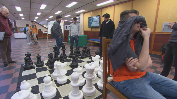 UT Dallas Chess Team plays blindfolded 