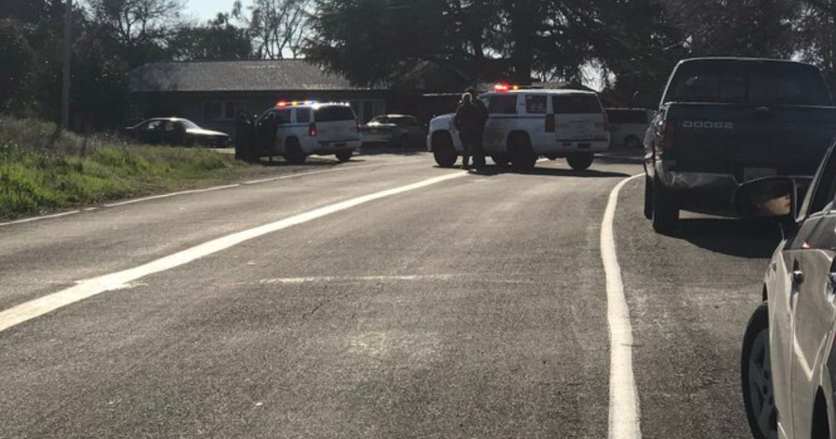 Barricaded Suspect Peacefully Surrenders To Deputies In Auburn - CBS ...