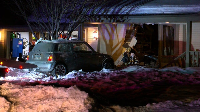 Mahtomedi-Car-into-House.jpg 