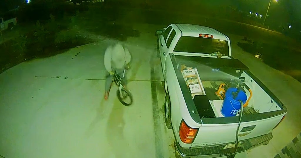 WATCH Homeowner Uses MotionActivated Sprinkler To Scare Off Thieves