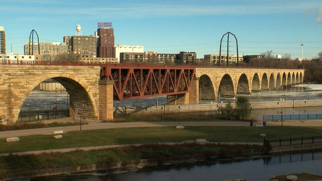 Stone-Arch-Bridge-Minneapolis.jpg 