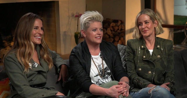New music from the unapologetic Dixie Chicks - CBS News