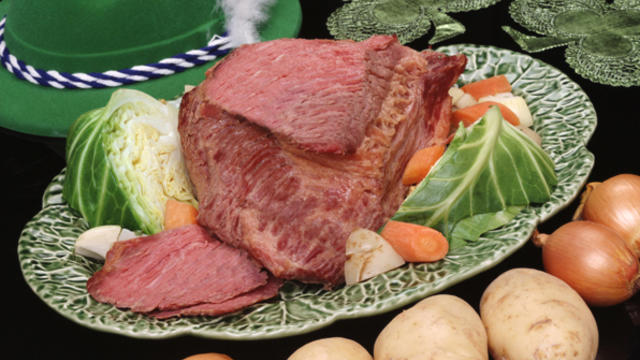 corned-beef-with-cabbage-and-red-potatoes.jpg 