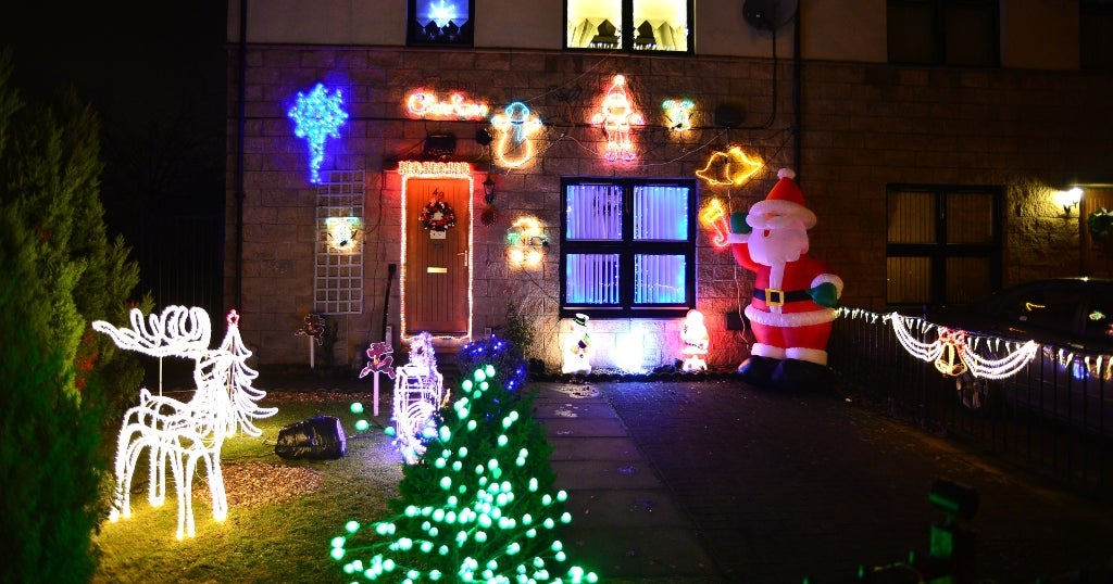 People Put Christmas Lights Back Up As A Sign Of Hope Amid Coronavirus Fears CBS Los Angeles