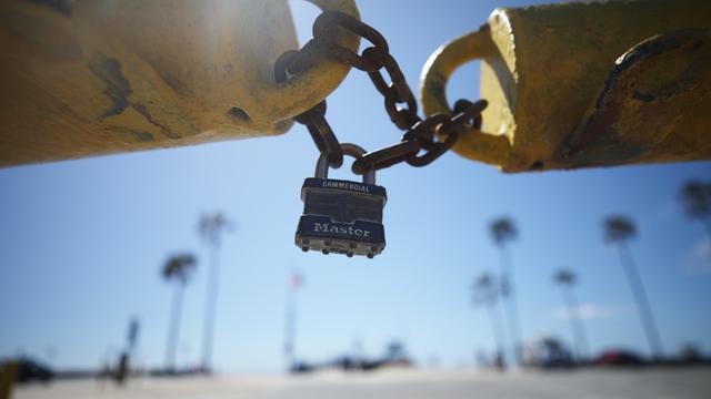 beach-locked-getty.jpg 