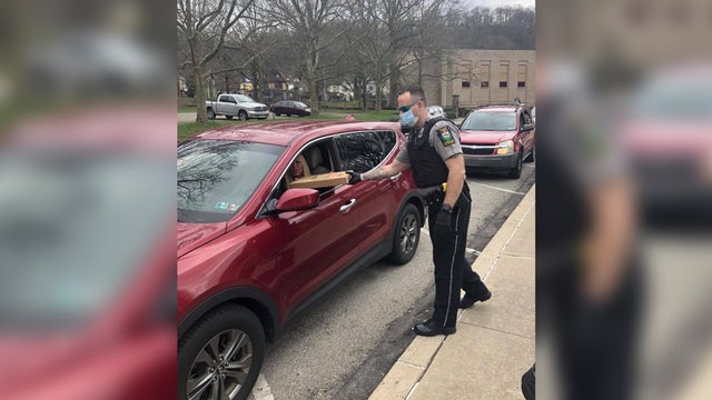 county-police-pizza.jpg 