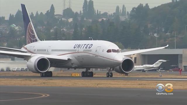 united-airlines-plane.jpg 