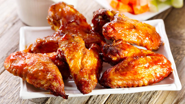 ChickenWings_189889772.jpg 