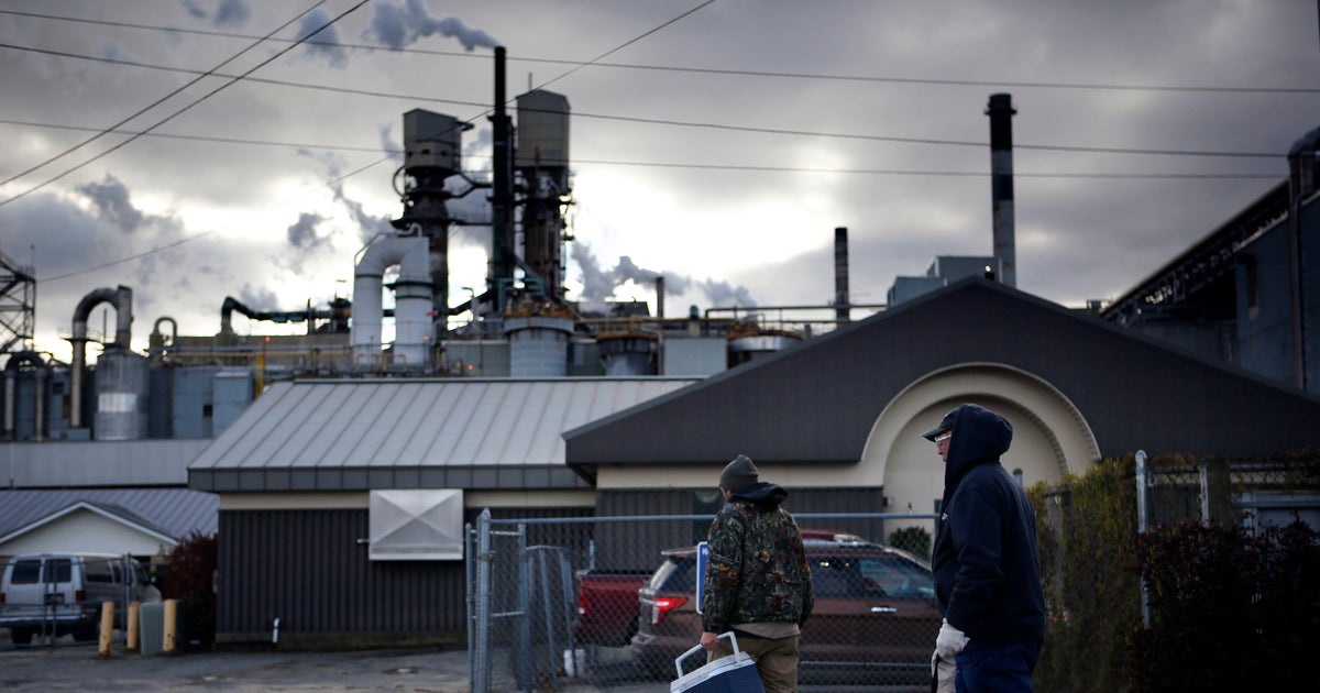 Paper mill explosion Blast shakes Androscoggin mill in Jay, Maine CBS News