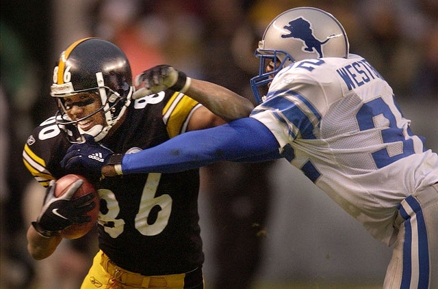 Pittsburgh Steelers' wide receiver Hines Ward (L)