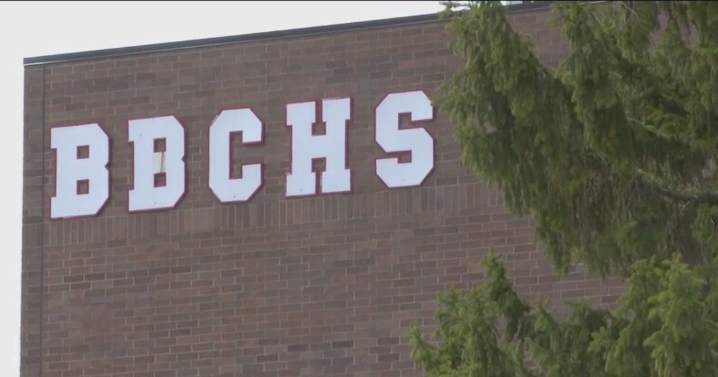 BradleyBourbonnais Community High School To Offer SocialDistanced Graduation During