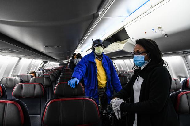 airplane coronavirus masks 