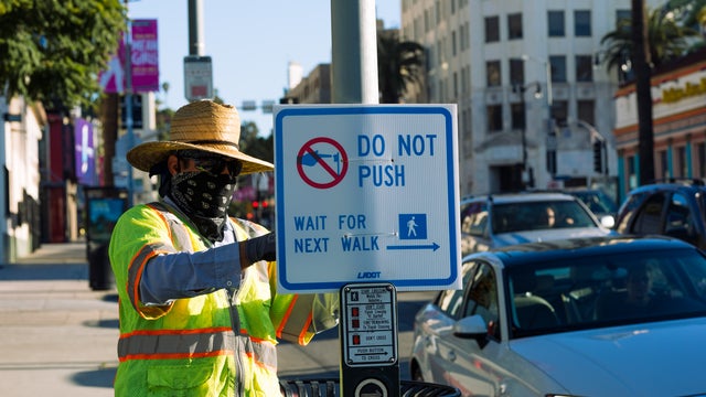 ladot.jpeg 